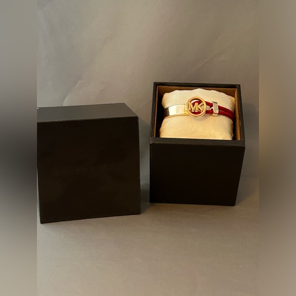 Michael Kors Bracelet - Picture 6 of 6